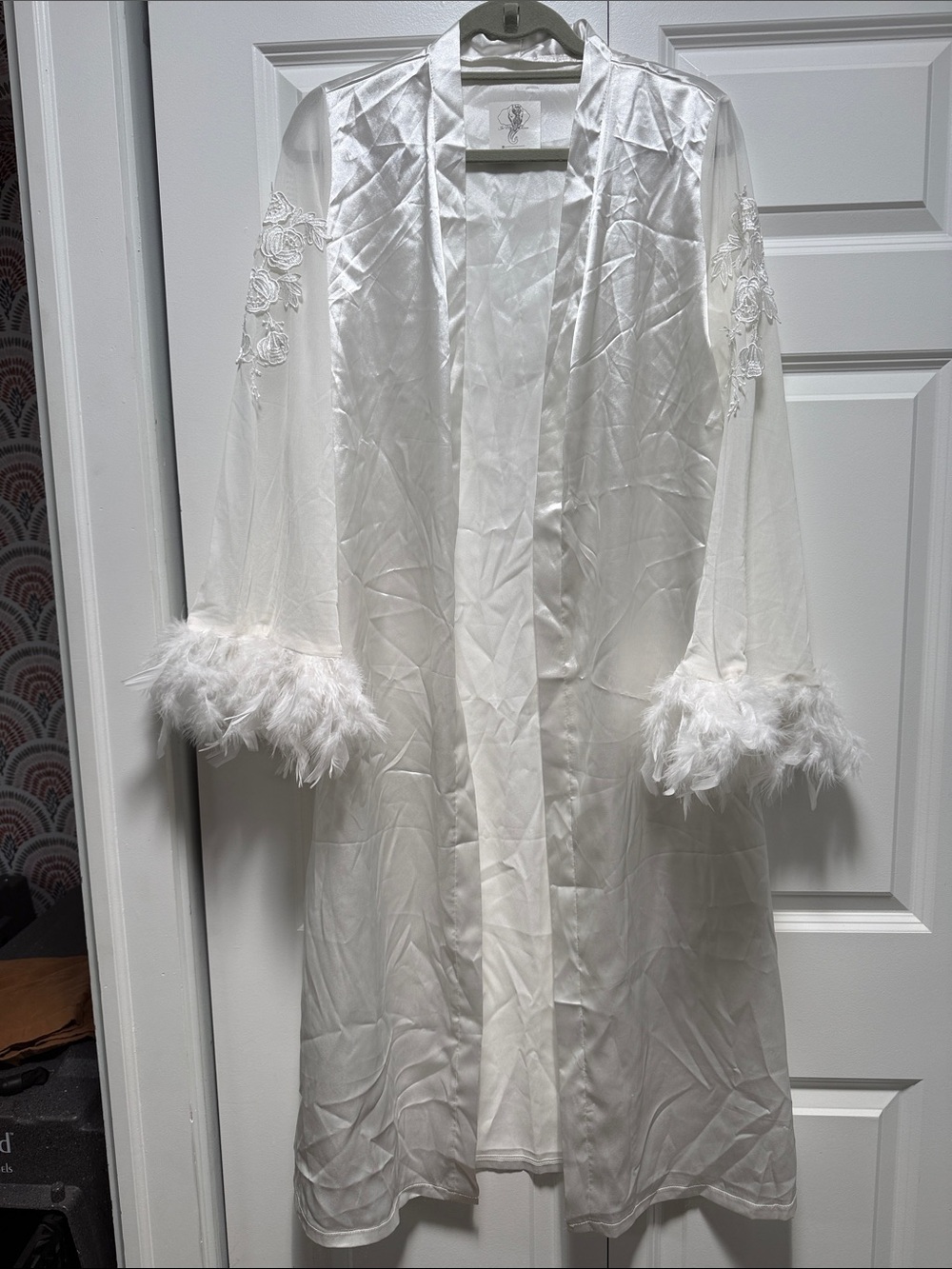 Elegant White Feather-Trim Robe